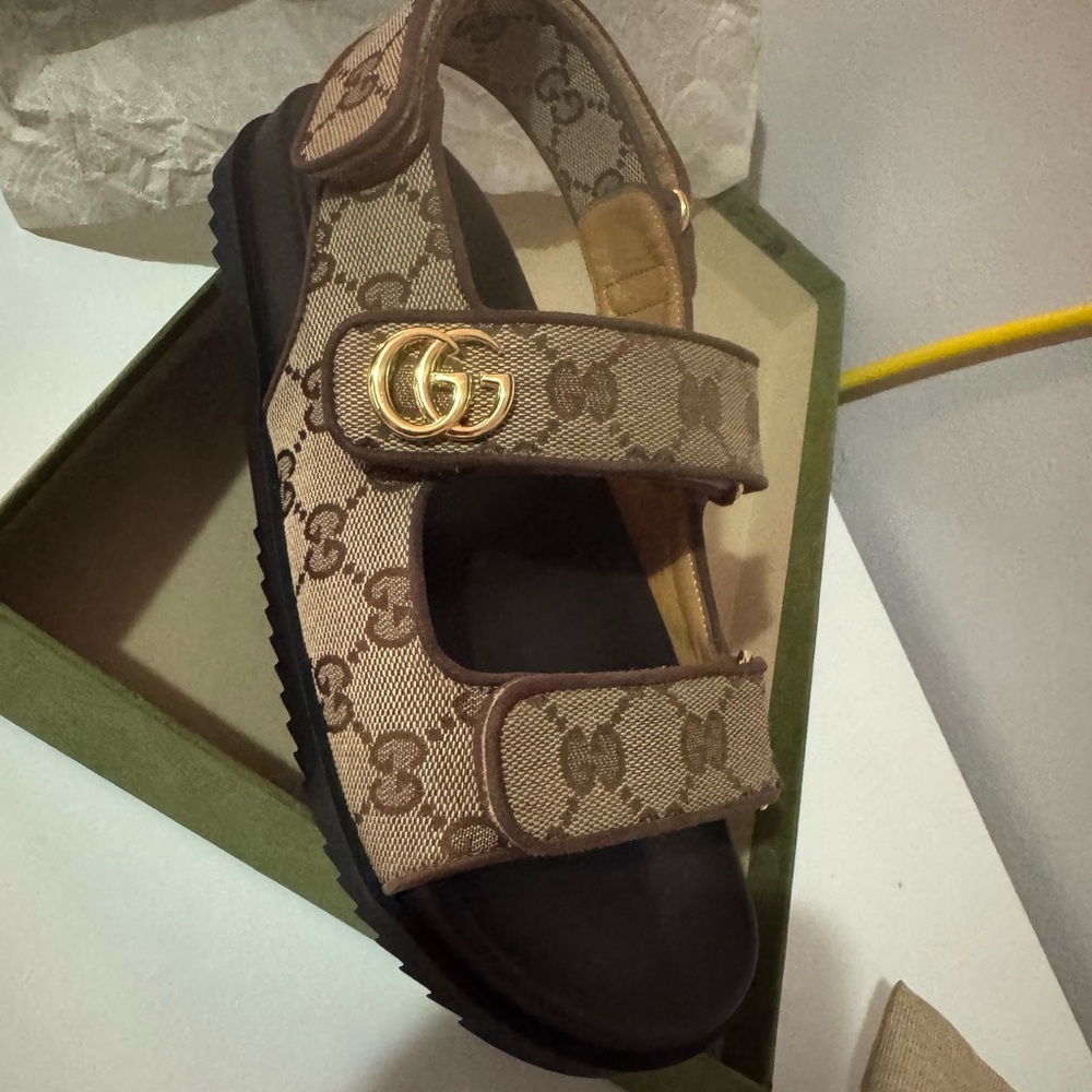 Gucci Brown and Tan Logo Sandals - Picture 7 of 11